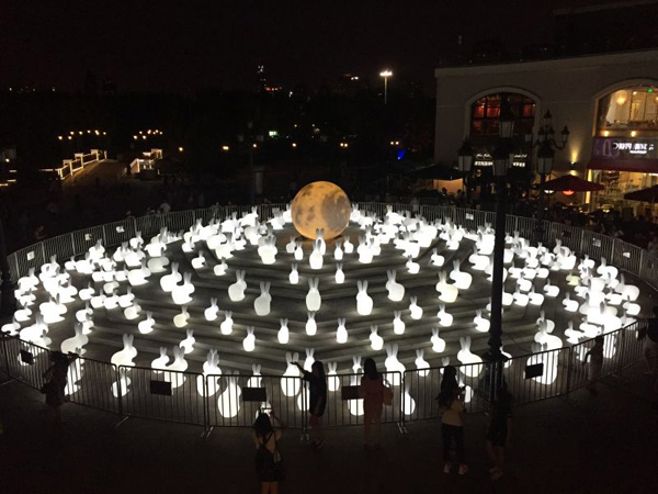 “千兔望月”大型装置艺术展正式开启